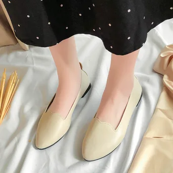 Новая женская обувь на плоской подошве; коллекция 2020 года; Сезон Осень-весна; Женская Повседневная обувь Без застежки; Мелкая обувь для матери из цельной кожи; Большие размеры; Тонкие туфли на плоской подошве